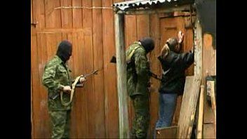 play Pizdulice que es violada por dos pollos del ejército xnxx