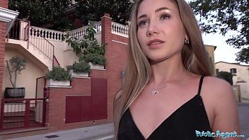 play A menina pagou 100 euros para fazer sexo com ele uma noite