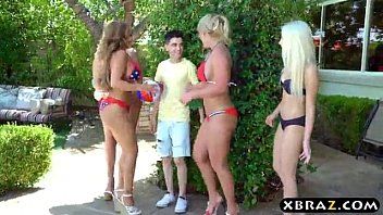 play Amateurs xnxx nain xnxx a des relations sexuelles avec 3 femmes parachutées