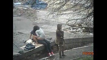 play Alte xnxx-Filme mit einer Muschi, die Sex im Fluss mit einem echten jungen xnxx hat
