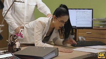 play Xnxx مع الطالب الذي يذاكر كثيرا يمارس الجنس في مكتبها