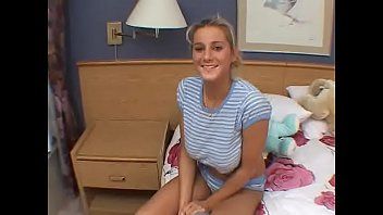 play Xnxx mit schwangeren Frauen aus Suceava, die echten Schwanz lutschen