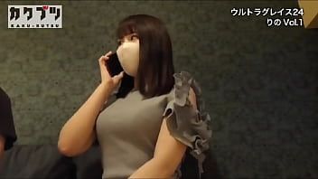 Xxx à l'hôtel avec une pute du village qui a des seins pleins de silicone mais qui adore ça