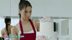 play Brunette stiefsister krijgt een mooie harde neuk