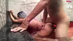 play Cuplu fierbinte dracului sălbatic în piscină cu Marcosvinies Big Cock Bareback