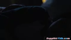 play Milf busty în lenjerie devine sălbatică cu sesiune de lesbiene Pussylicking și degete